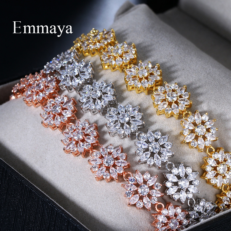 Women’s Copper Flower Bracelet With Zircon Inlay In Rose Gold 2