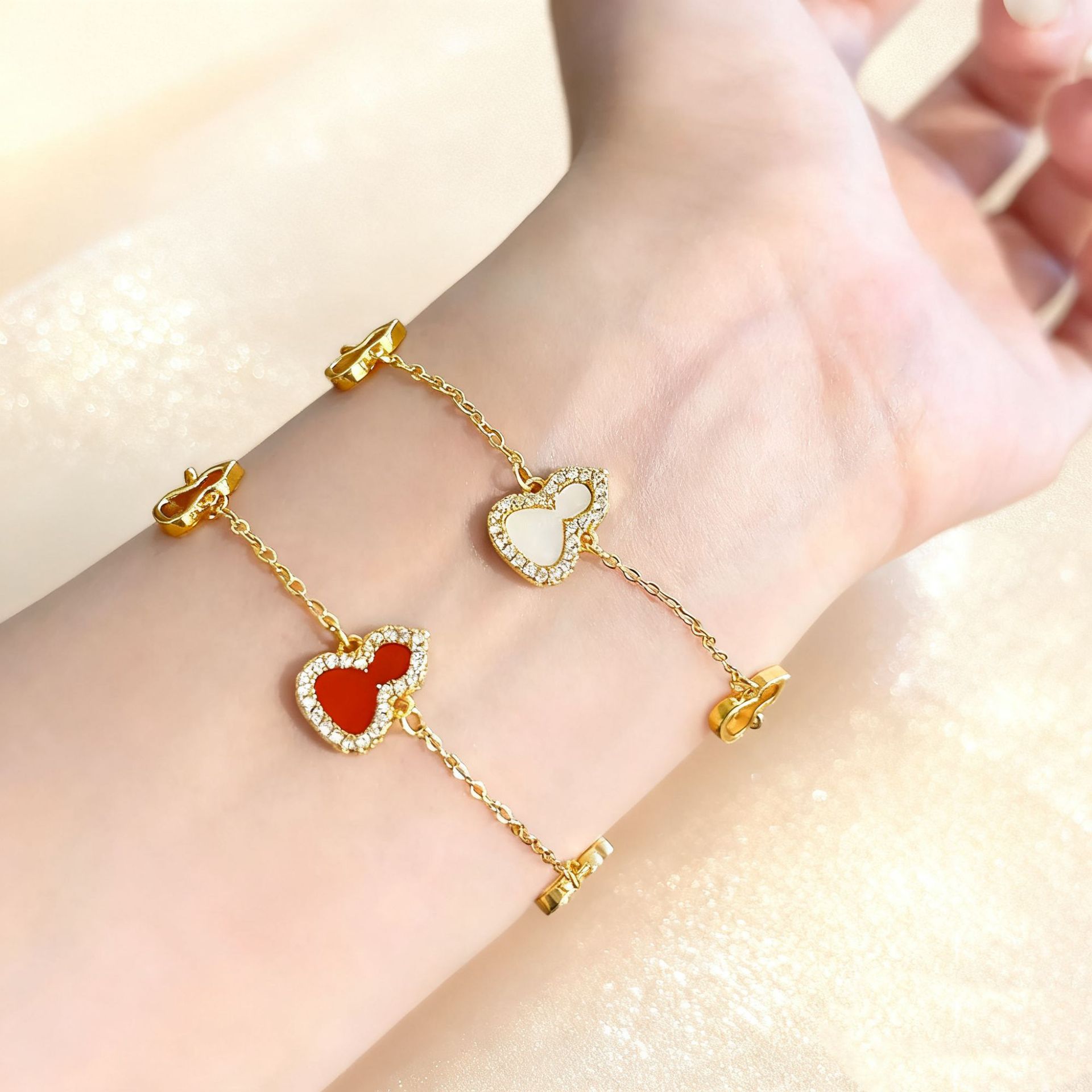 Women’s Copper Gourd Bracelet With Rhinestones In Gold, Perfect For Travel 3