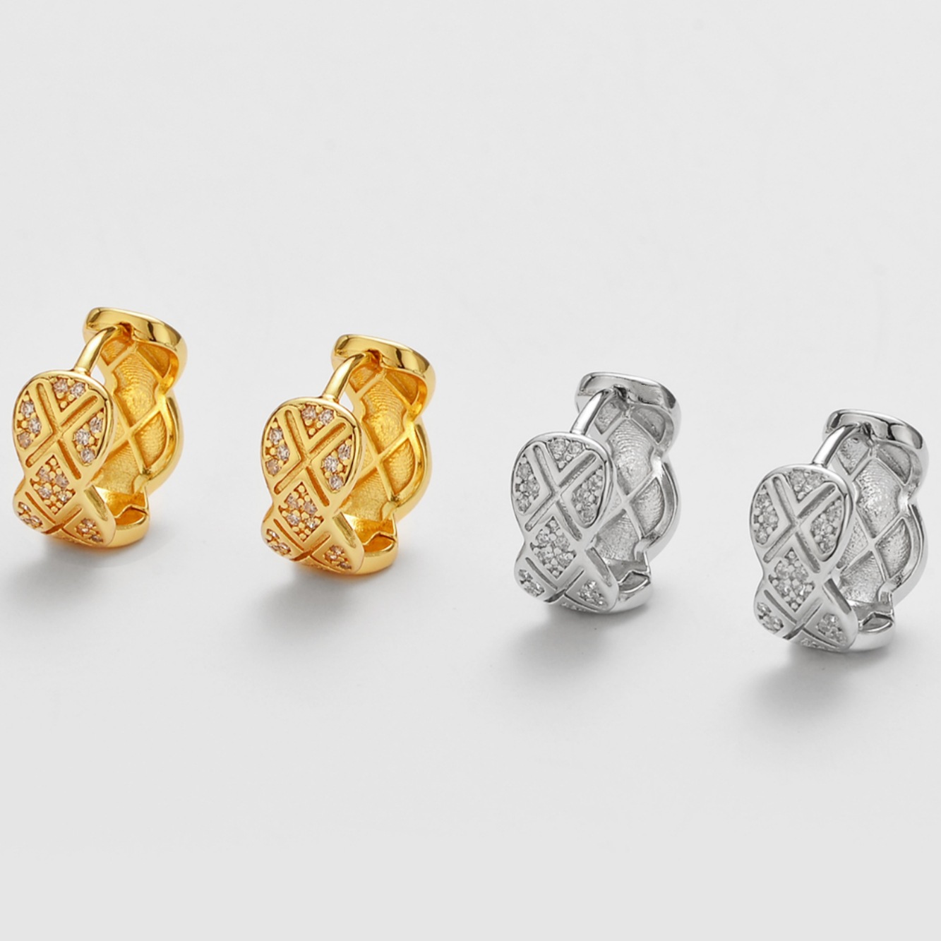 Lingge Luxurious Women’s Earrings In Golden Copper Featuring Zircon Inlay
