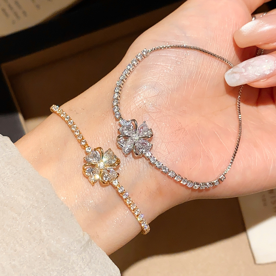 Women’s Flowers Bracelet In Copper With Real Gold Electroplated Finish And Zircon Inlay 2