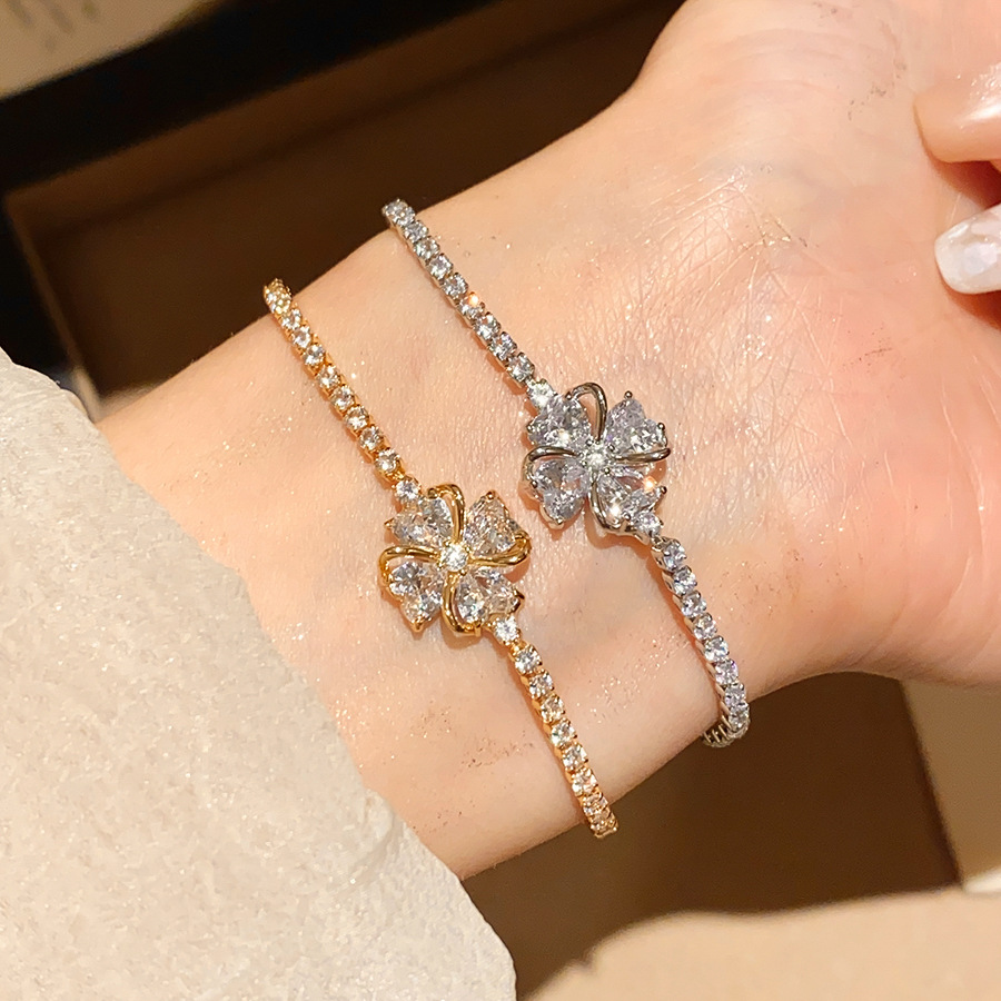 Women’s Flowers Bracelet In Copper With Real Gold Electroplated Finish And Zircon Inlay 4