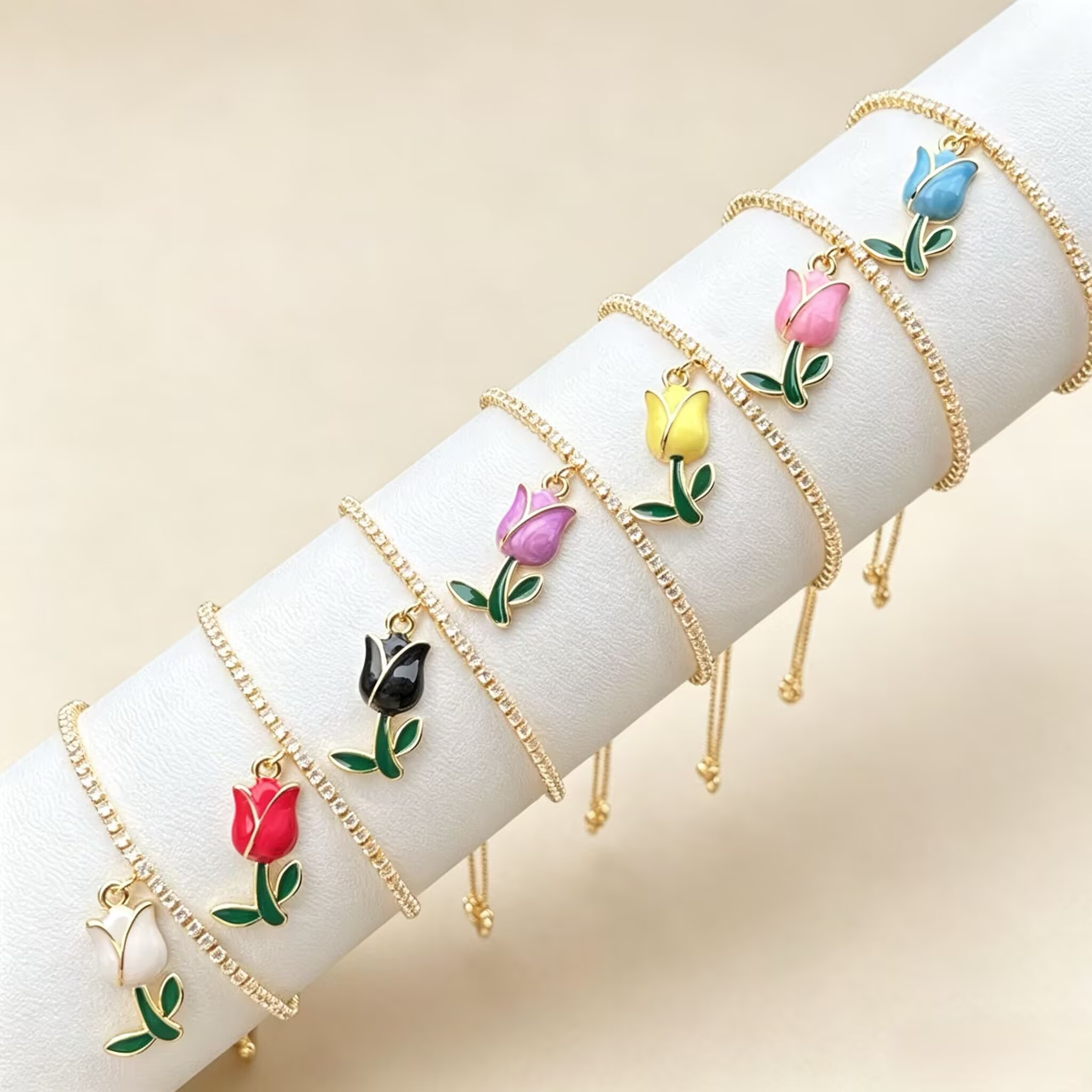 Women’s Flowers Inlay Bracelet With Zircon, Copper Base And 18K Real Gold PVD Coated Finish, Featuring Adjustable Slider Chain