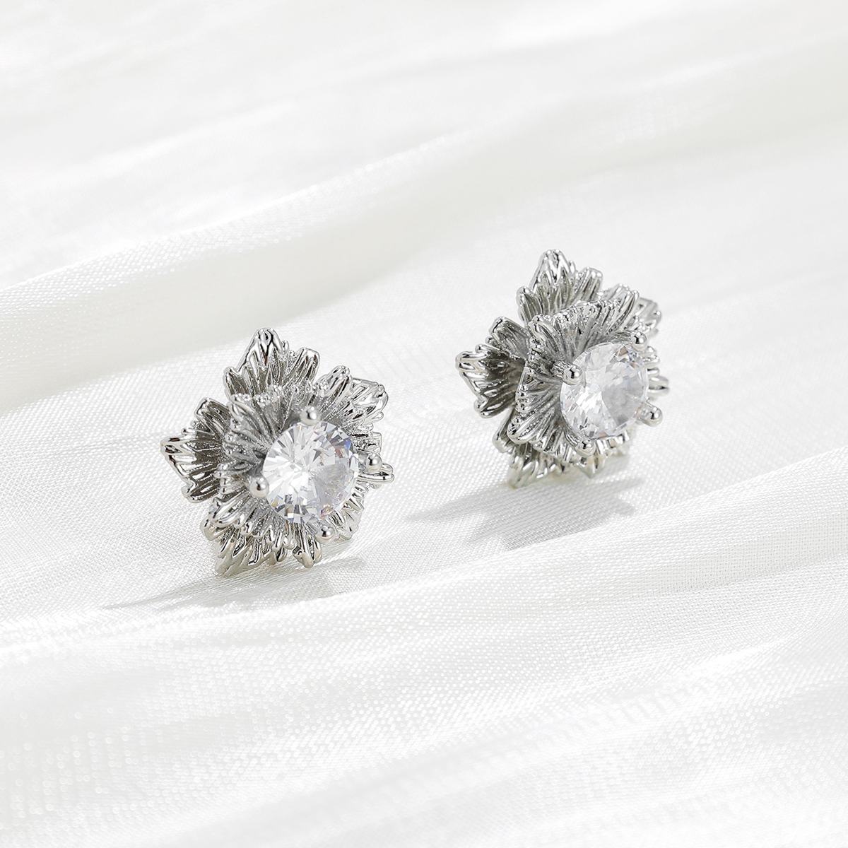 Women’s Flowers Stud Earrings With Zircon Inlay In Copper Bezel Setting Featuring Water-Plated Copper Finish 2