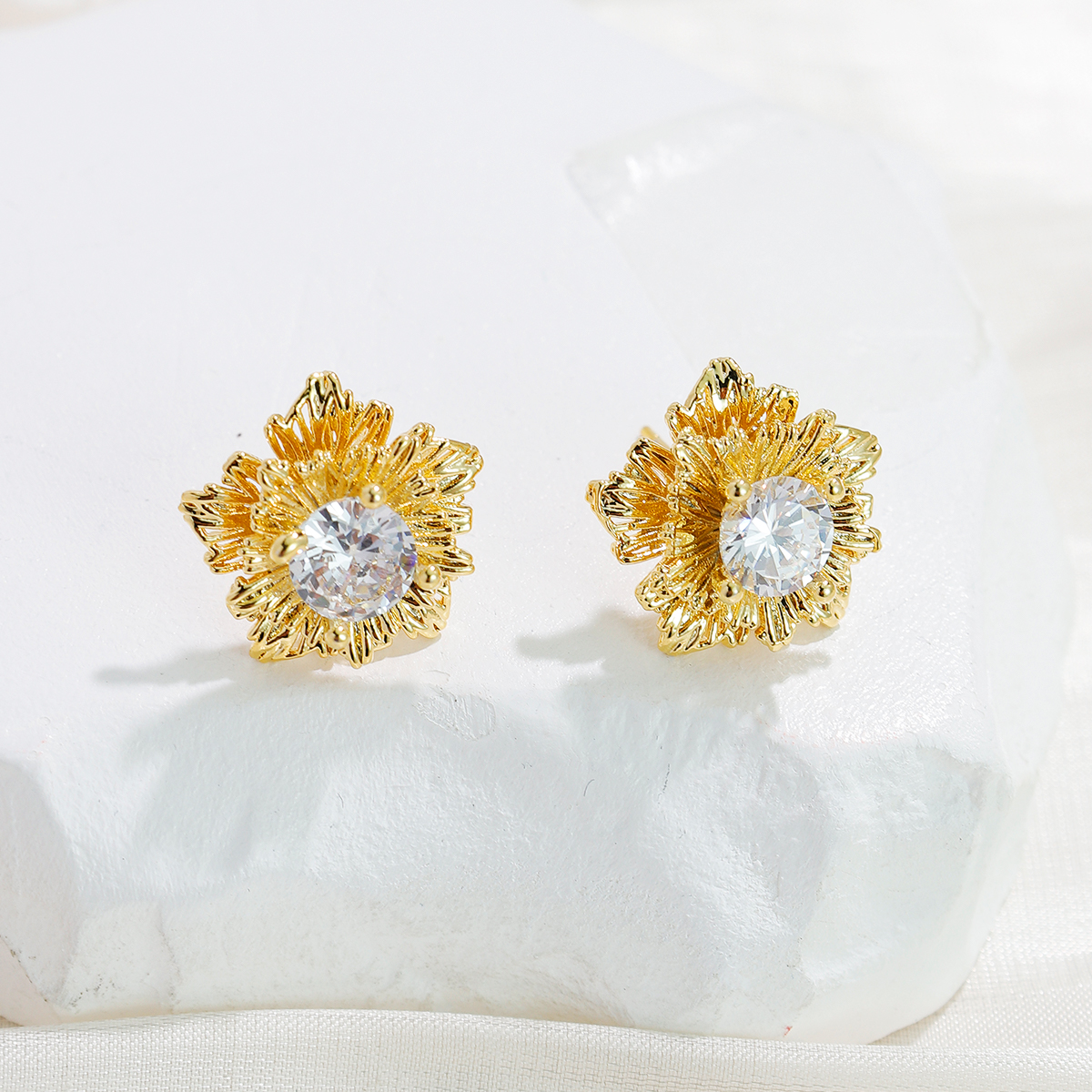 Women’s Flowers Stud Earrings With Zircon Inlay In Copper Bezel Setting Featuring Water-Plated Copper Finish 6