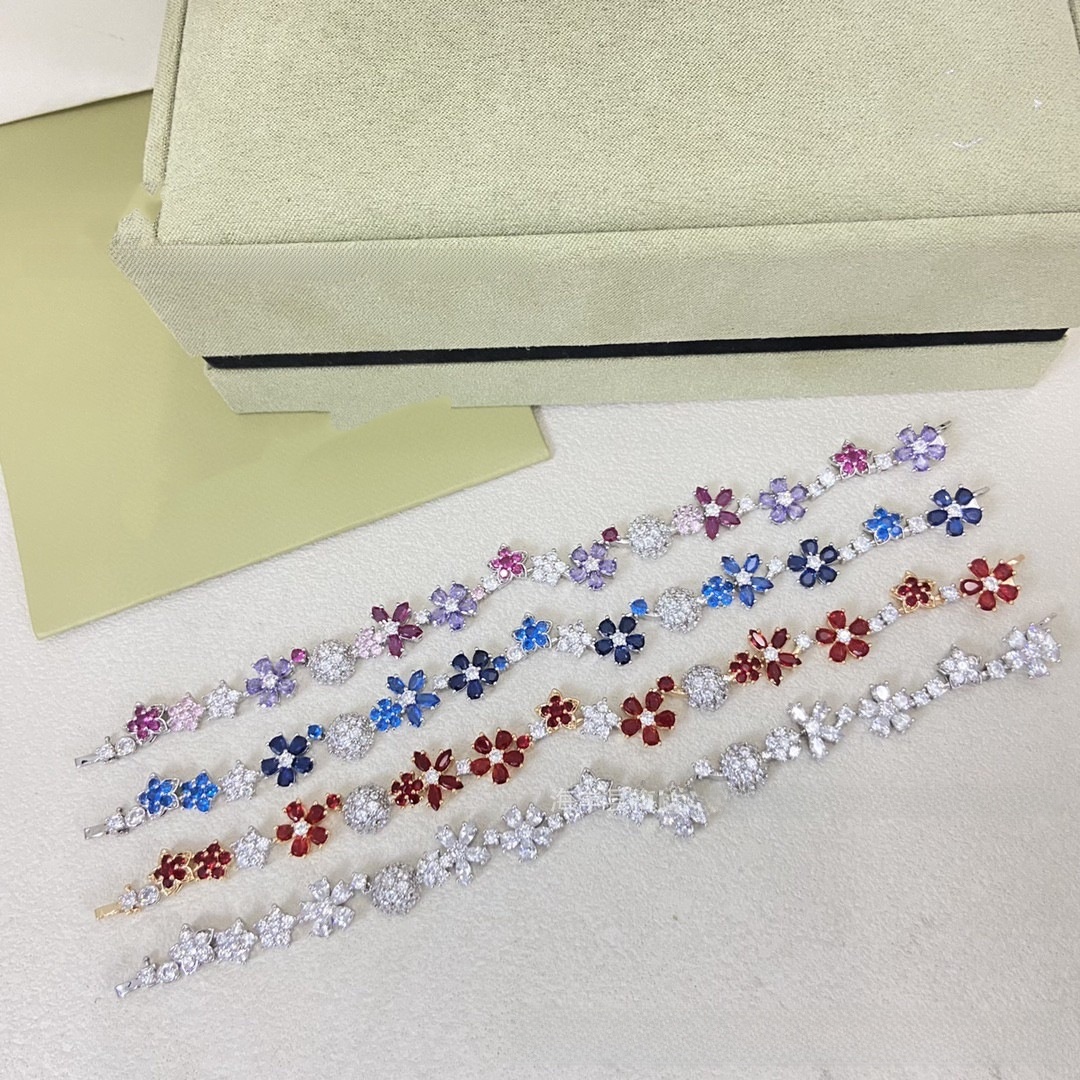 Women’s V Gold Flower Bracelet With Rhinestones In Ombre Color