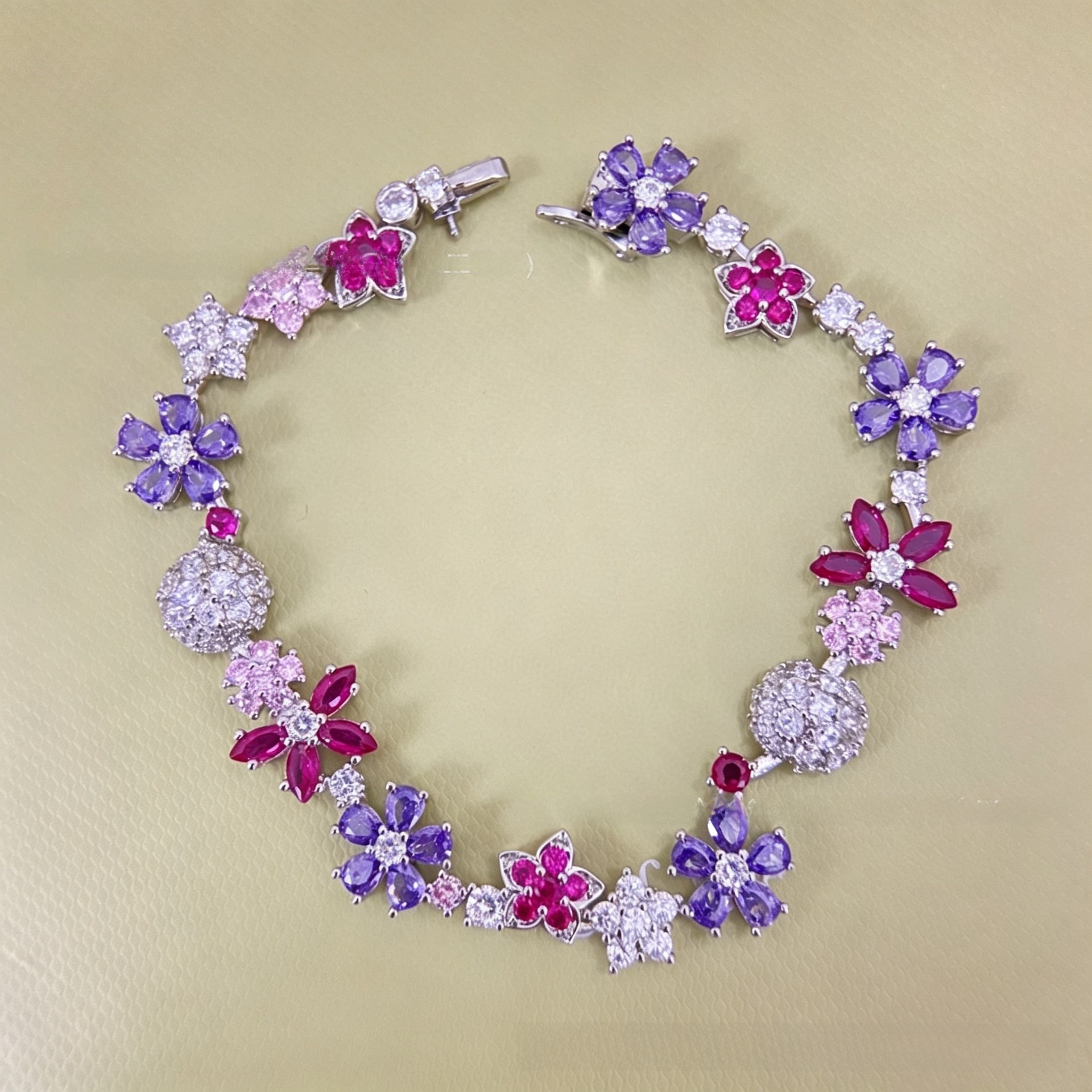 Women’s V Gold Flower Bracelet With Rhinestones In Ombre Color 2