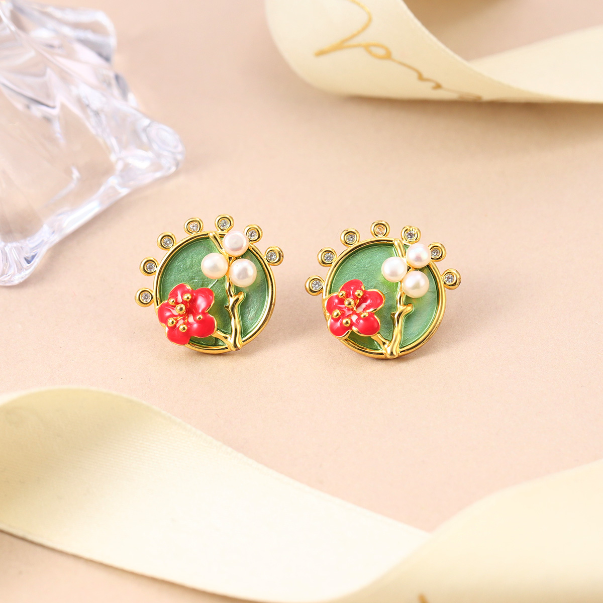 Women’s Heart Pattern Copper Earrings With Imitation Pearl Inlay And Long-Lasting Sand Gold Plating 2