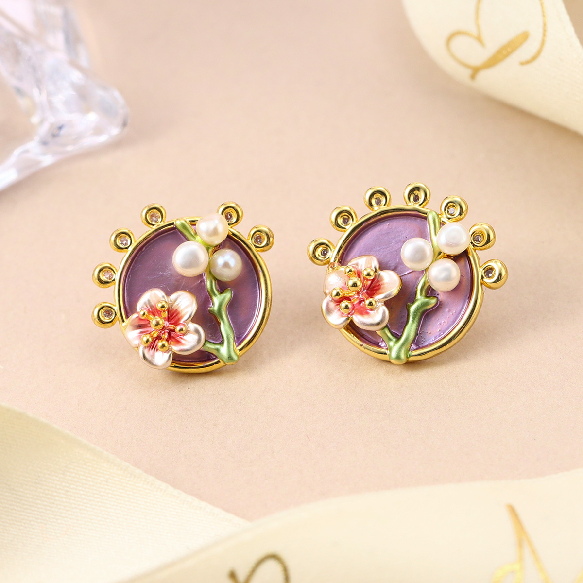 Women’s Heart Pattern Copper Earrings With Imitation Pearl Inlay And Long-Lasting Sand Gold Plating 3