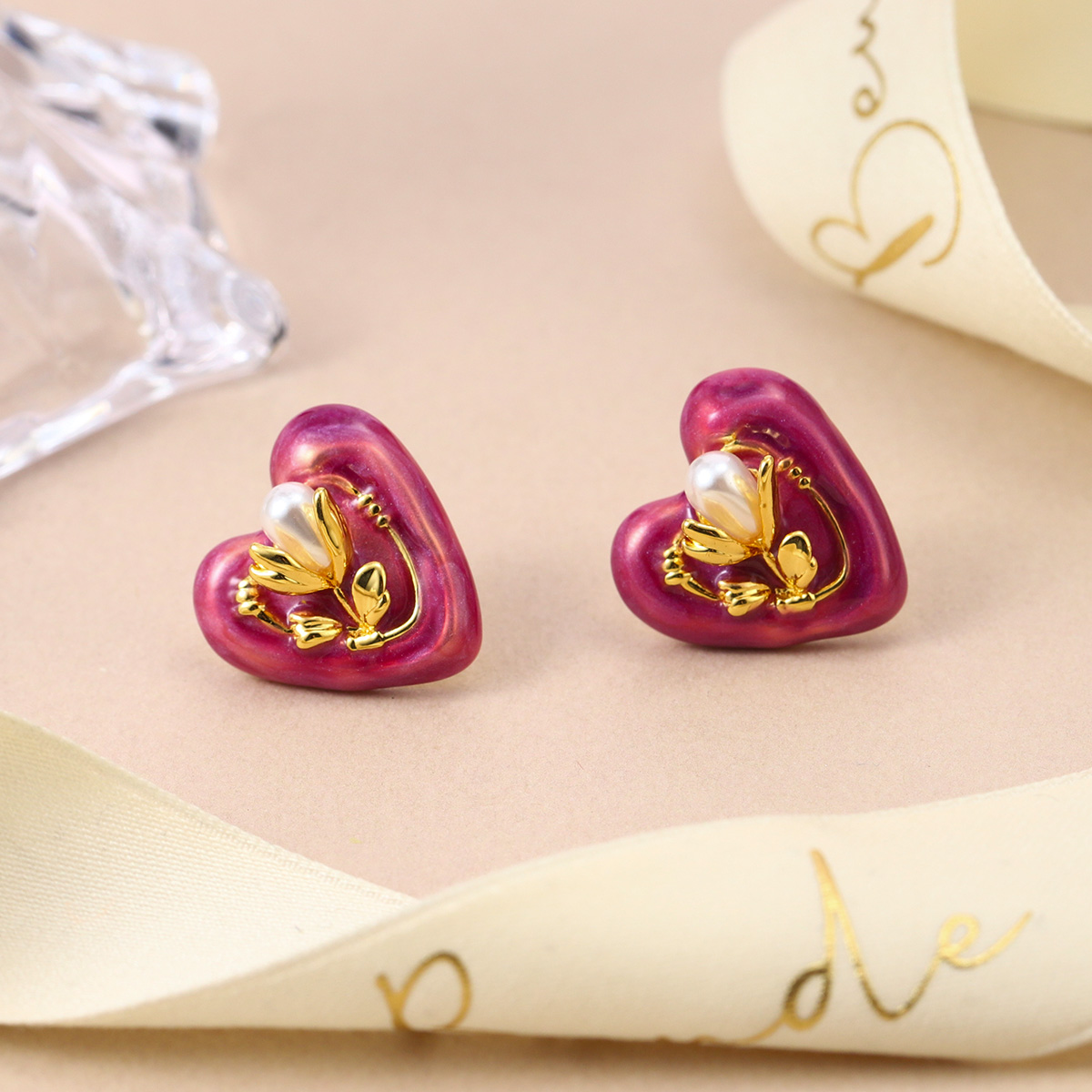 Women’s Heart Pattern Copper Earrings With Imitation Pearl Inlay And Long-Lasting Sand Gold Plating 4