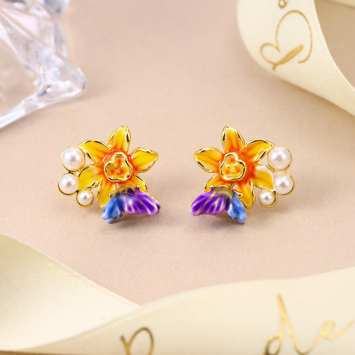 Women’s Heart Pattern Copper Earrings With Imitation Pearl Inlay And Long-Lasting Sand Gold Plating 7