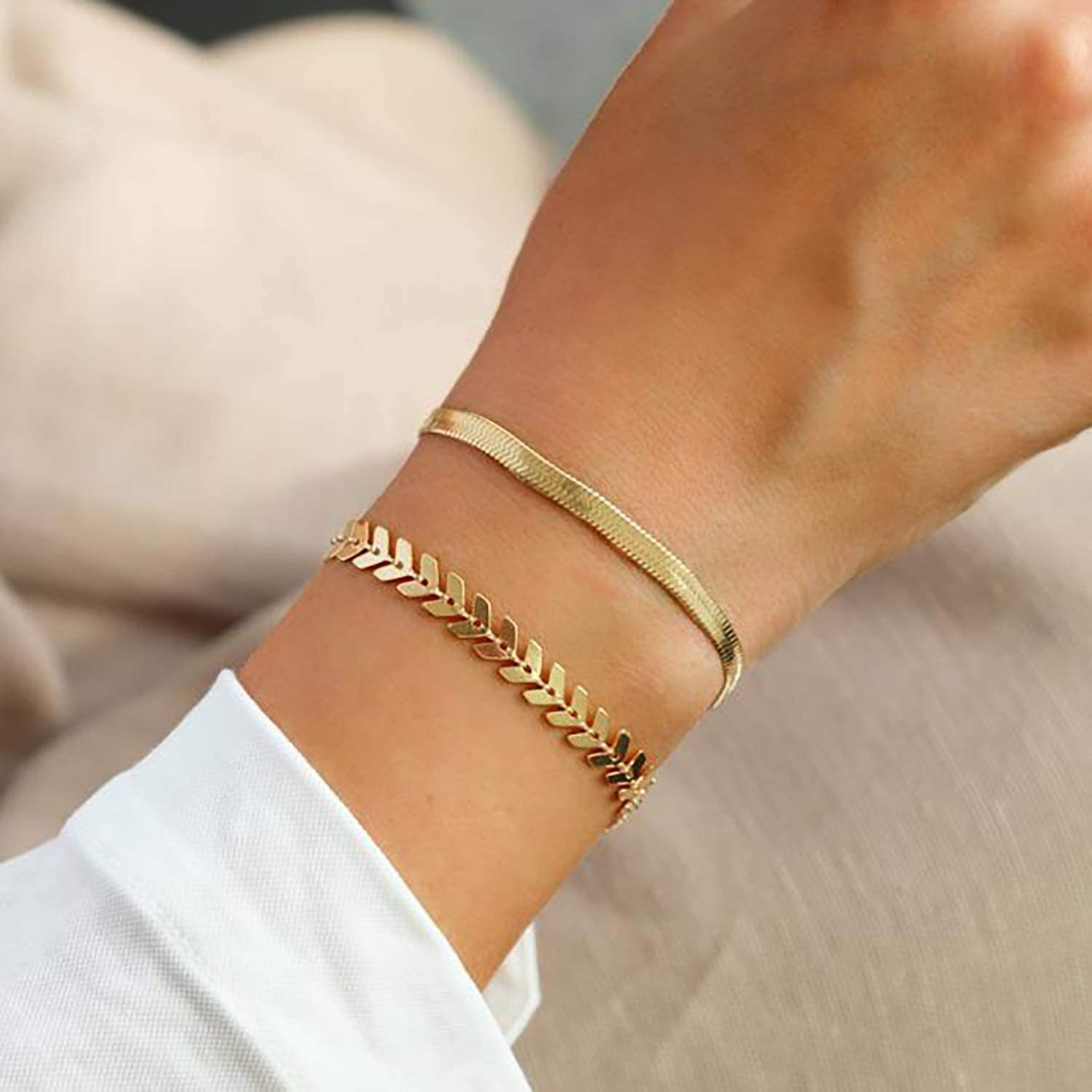 Women’s Leaf Pattern Copper Bracelet With Electroplated Gold Plating And Zircon Inlay, Elegant Gold Tone 3