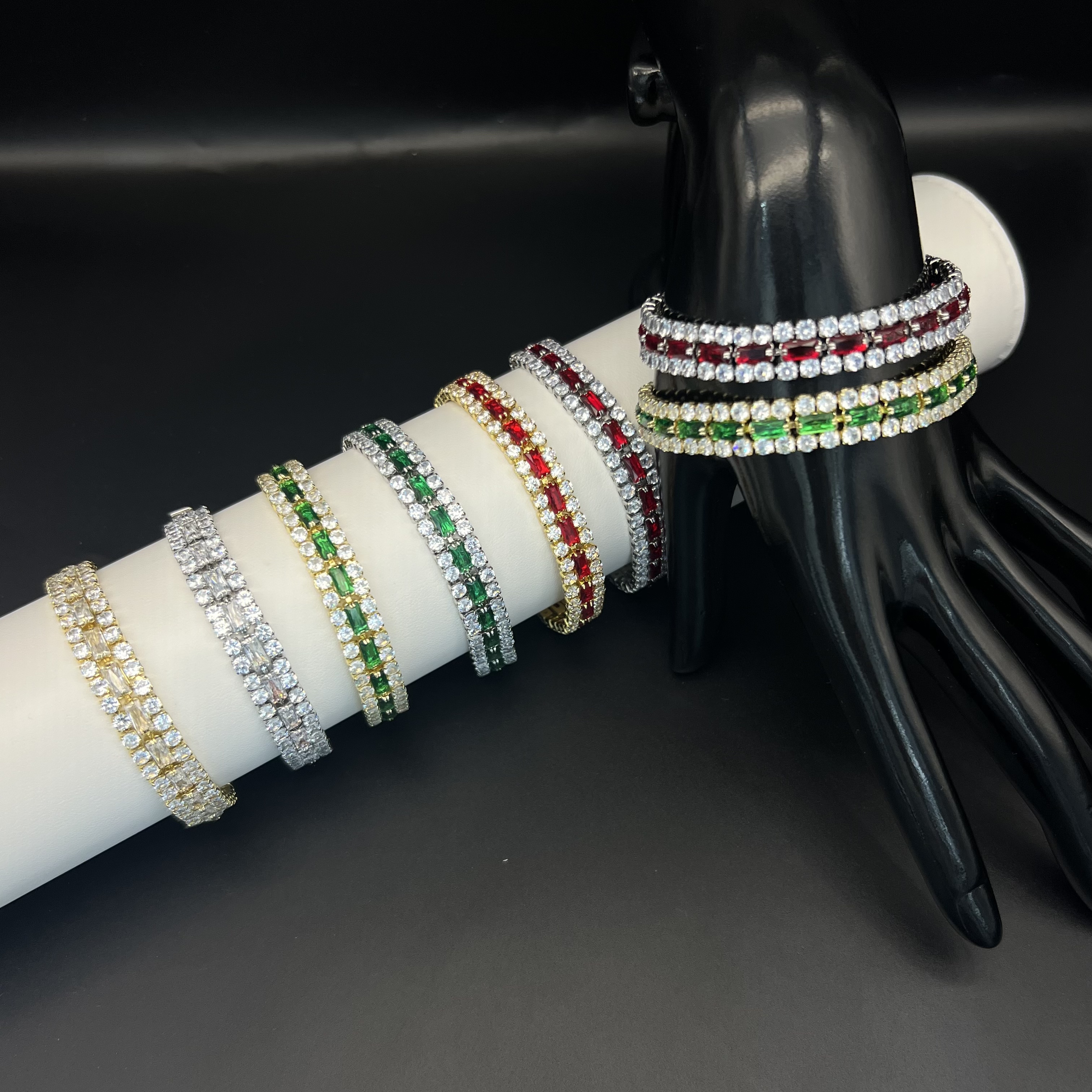 Women’s Quadrilateral Bracelets With Claw Setting, Copper Material, Zircon Inlay, And Tennis Chain Featuring Water Plating 2