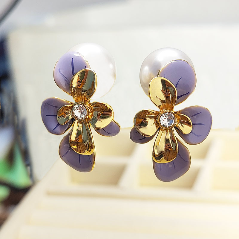 Women’s Retro Polka Dots Stud Earrings In Golden Copper With Electroplated Gold Plating 3