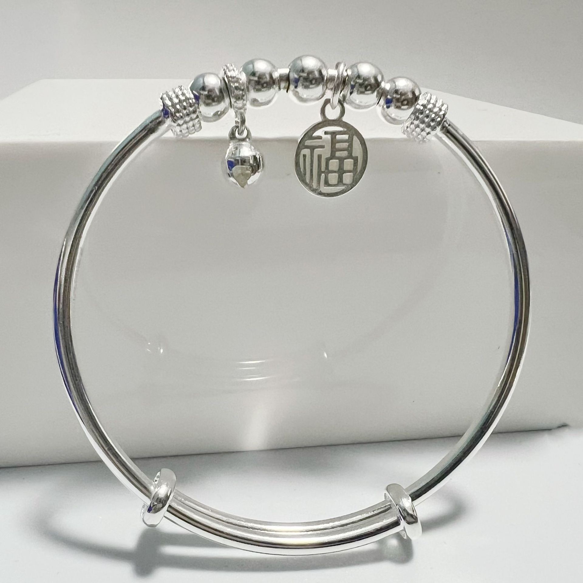 Women’s Simple Style Copper Bangle With Electroplated Gold Plating Featuring Stretch Adjustable Clasp 4
