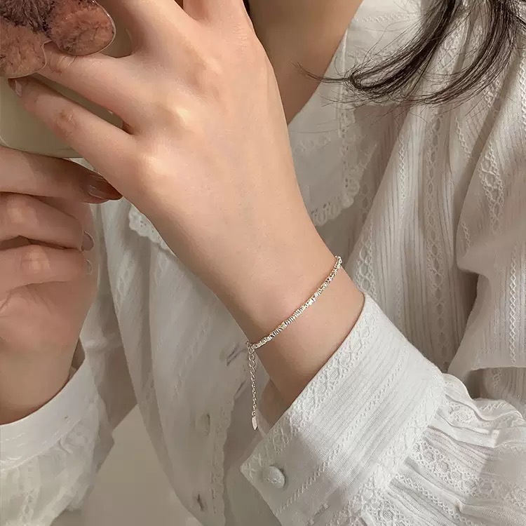 Women’s Simple Style Copper Bracelet With Electroplated Silver Finish, Perfect For Business Occasions 2