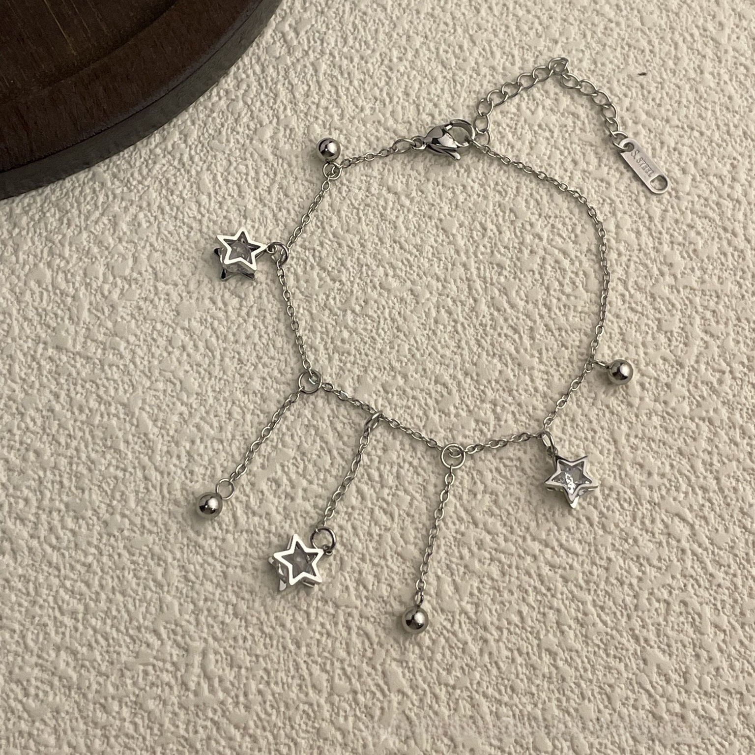 Women’s Star Pattern Titanium Steel Bracelets With Electroplated Gold Plating And Tassel Craft 3