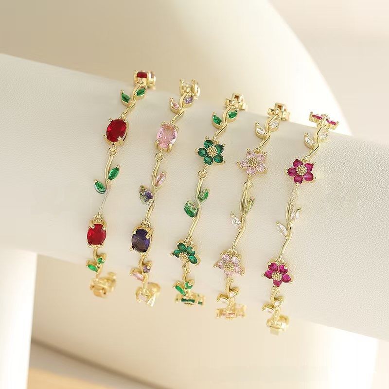 Women’s Sweet Flowers Bracelet Featuring Electroplated Copper With Zircon Inlay
