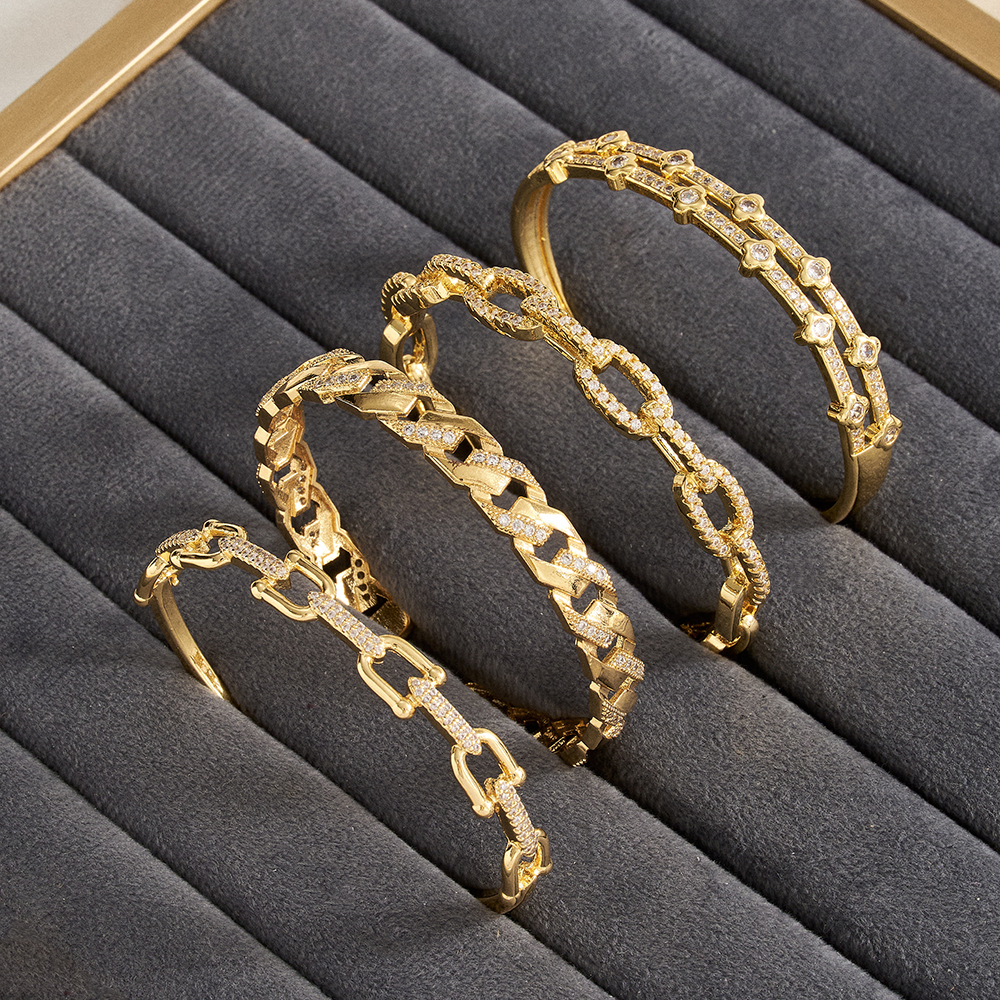 Women’s U Shape Bangle In 304 Stainless Steel With 18K Gold Plating And Zircon Inlay 2