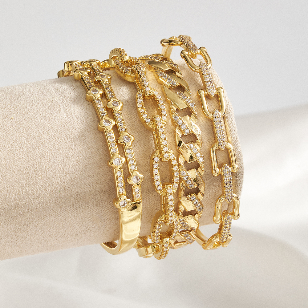 Women’s U Shape Bangle In 304 Stainless Steel With 18K Gold Plating And Zircon Inlay 3