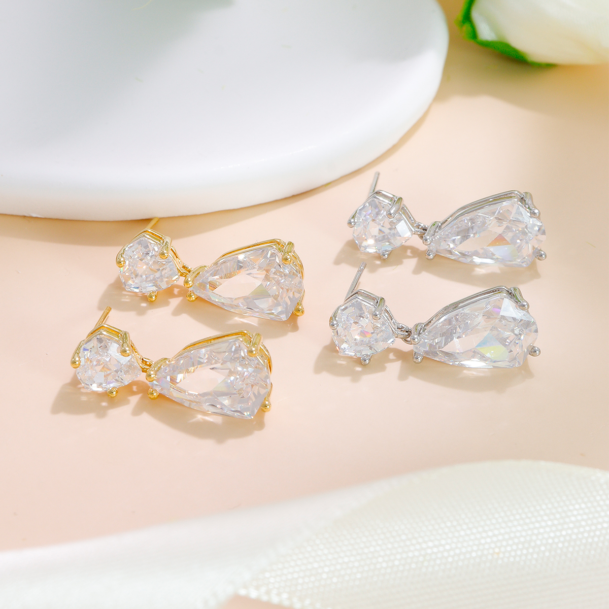 Women’s Water Droplets Earrings With Claw Setting, Copper Base With Water Plating And Zircon Inlay